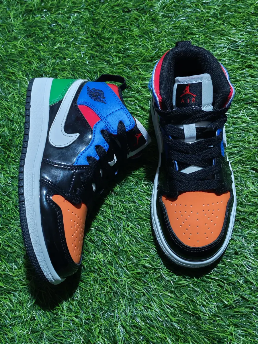 Nike jordan 1➛𝚃𝙰𝙻𝙻𝙰:30➛𝙲𝙼 :18.5